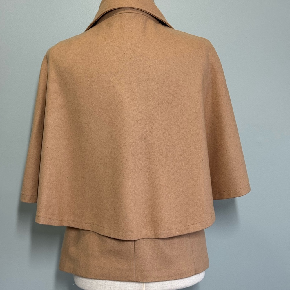 Cape Coat Button Belted Front Beige
SZ S/M - Picture 10 of 16